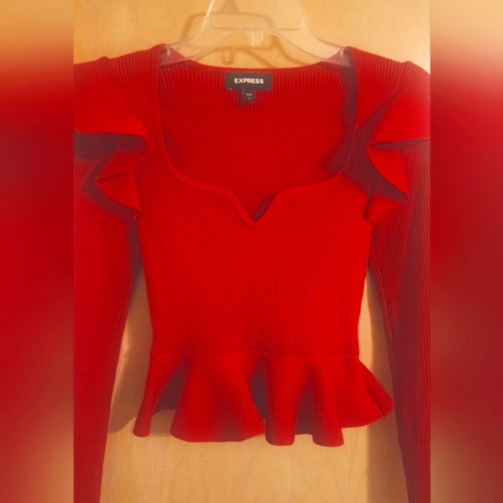 Beautiful red top thick fabric express size S